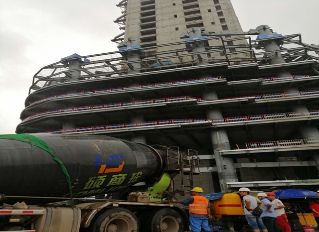 华侨城宜宾中心超高层项目核心筒浇筑